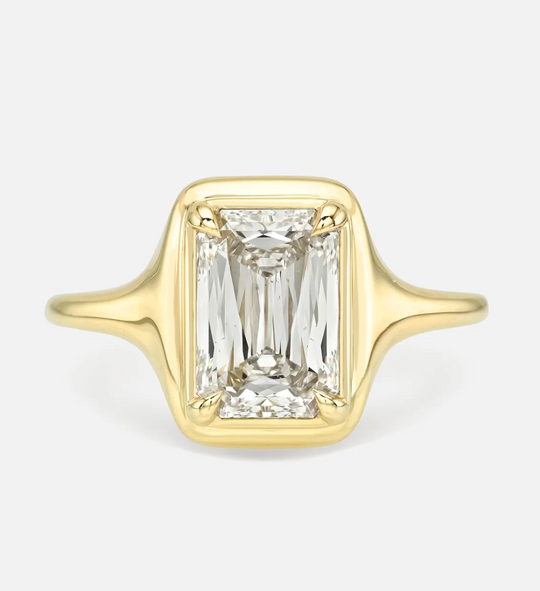 Emerald cut Ring