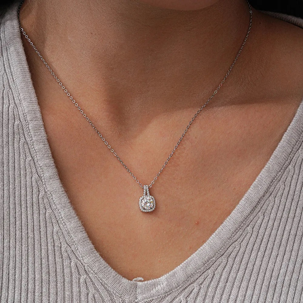 Round Brilliant Halo Necklace 1CT
